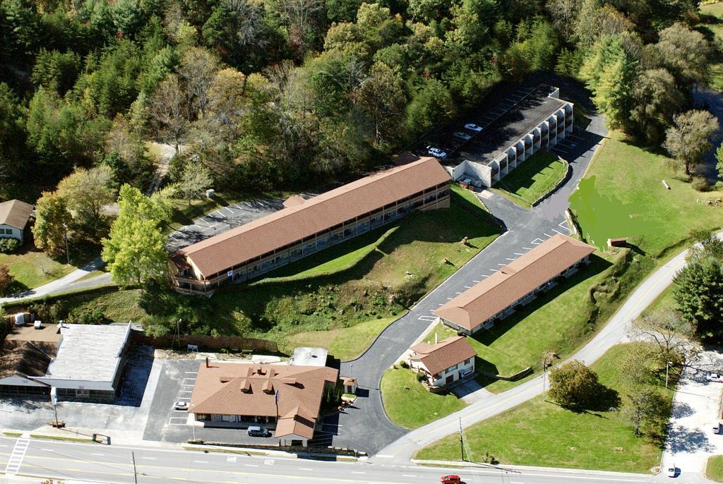 Budgetel Inn & Suites Dillard Exteriör bild